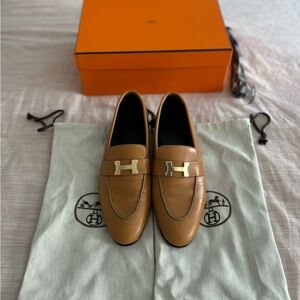 Hermes Paris Loafers Size 40 Caramel gold hardware New